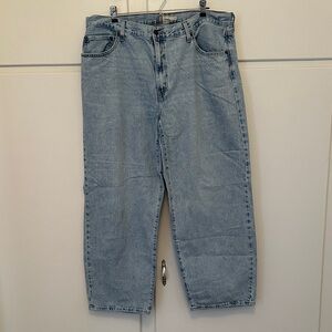 LIKE NEW Levi’s Baggy Dad Womens Jeans Light Wash